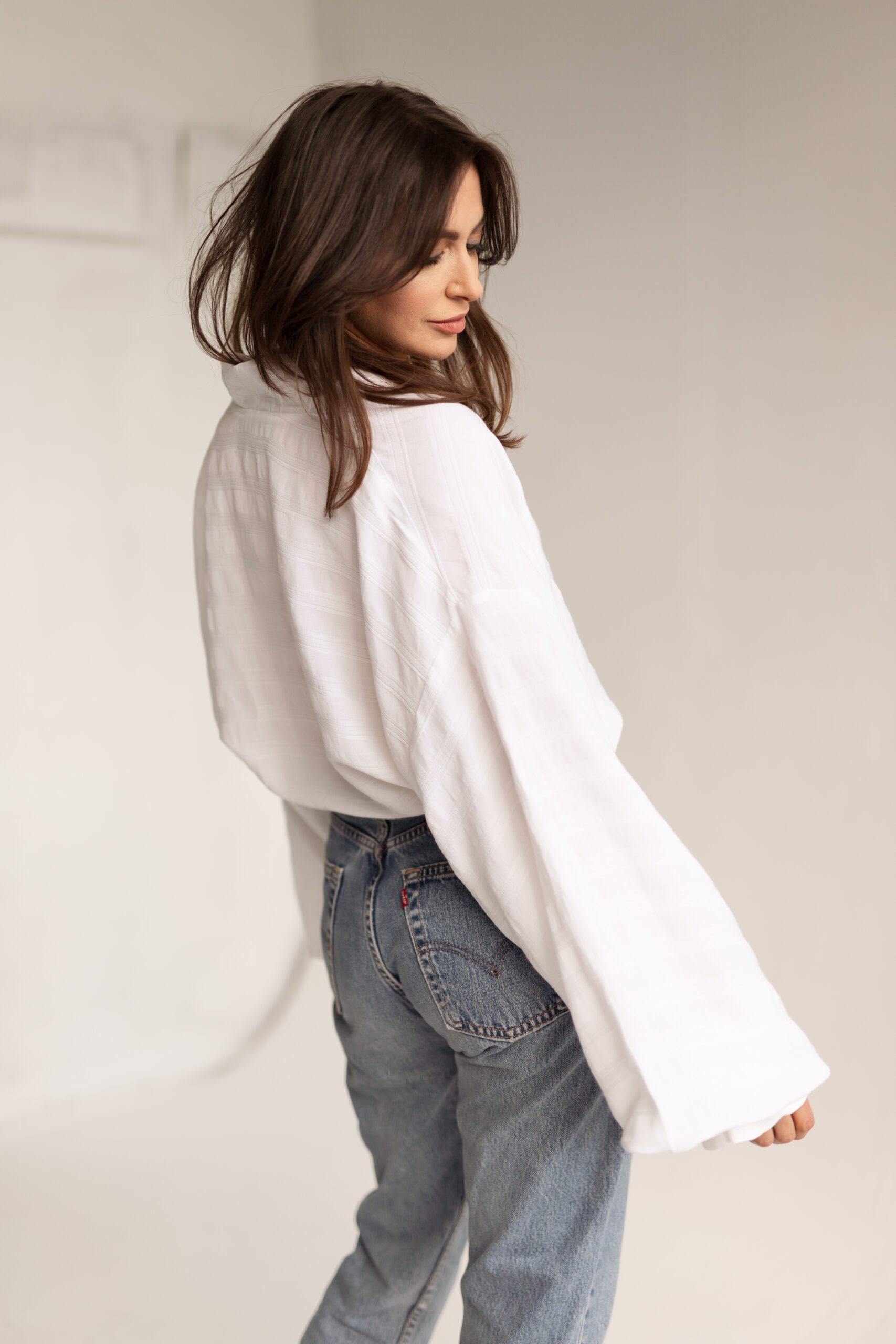 Oversize'owa lniana koszula MAI Pure White - obrazek 2