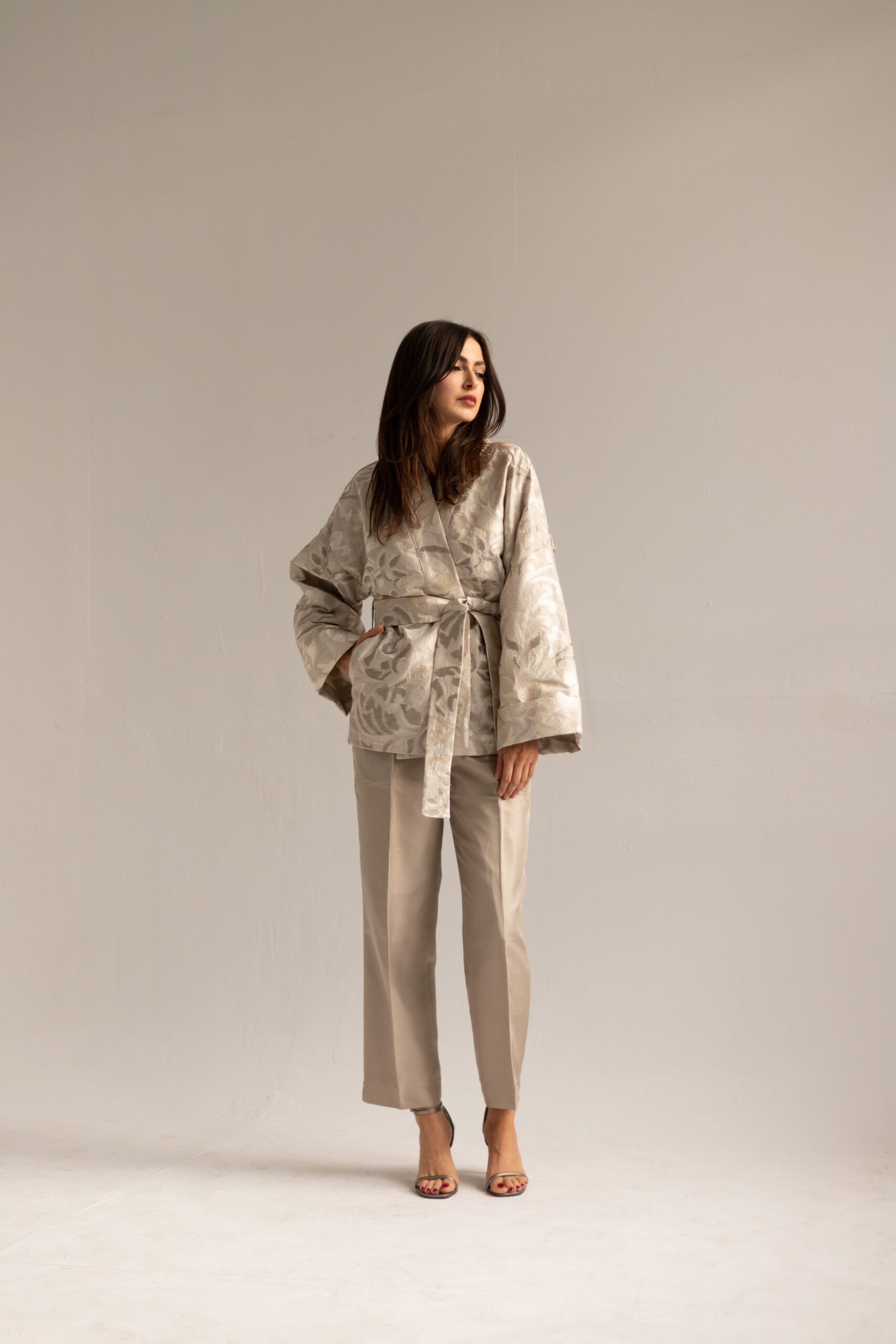 PREMIUM: Embroidered HITOMI Champagne beige kimono - Image 5