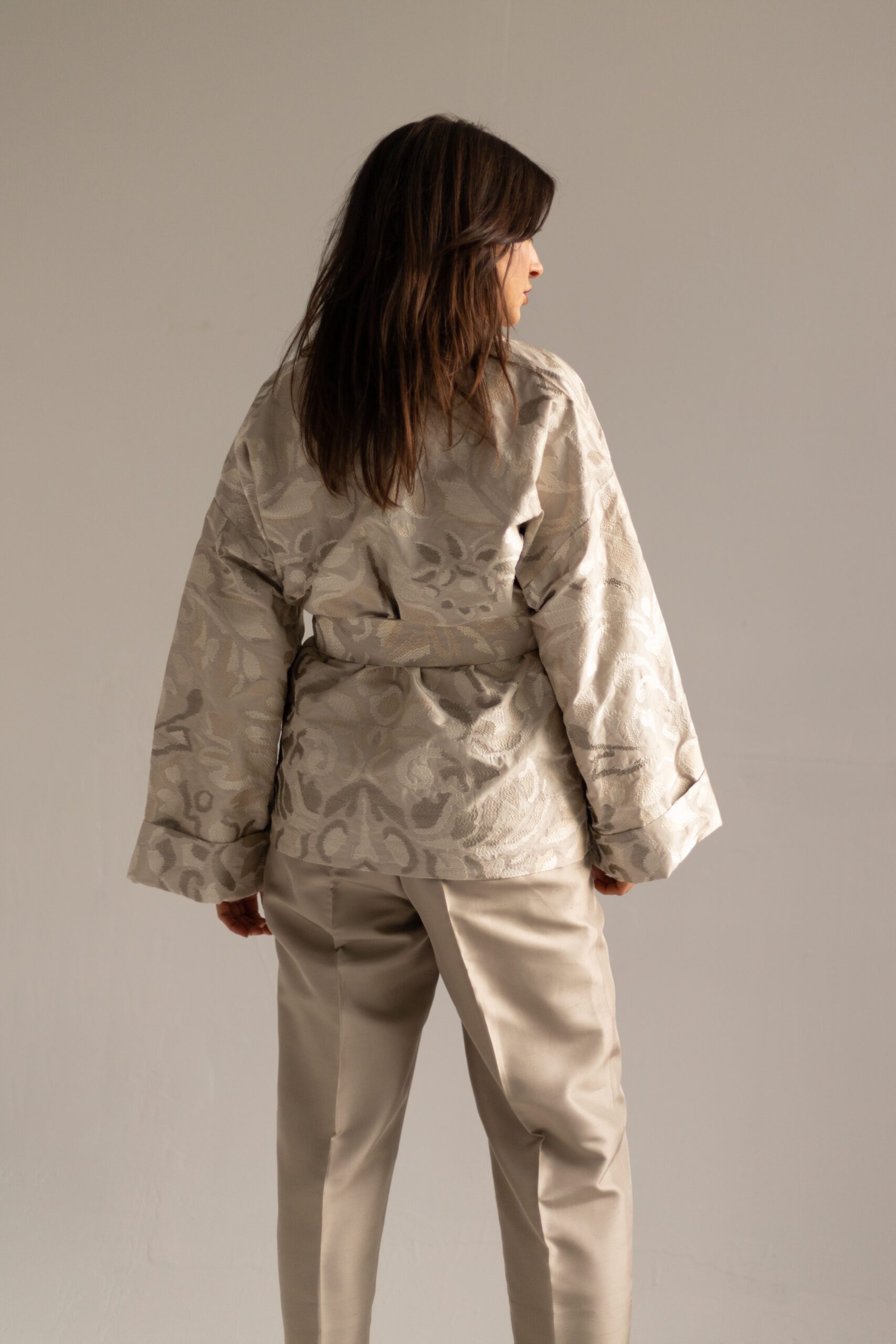 PREMIUM: Embroidered HITOMI Champagne beige kimono - Image 2