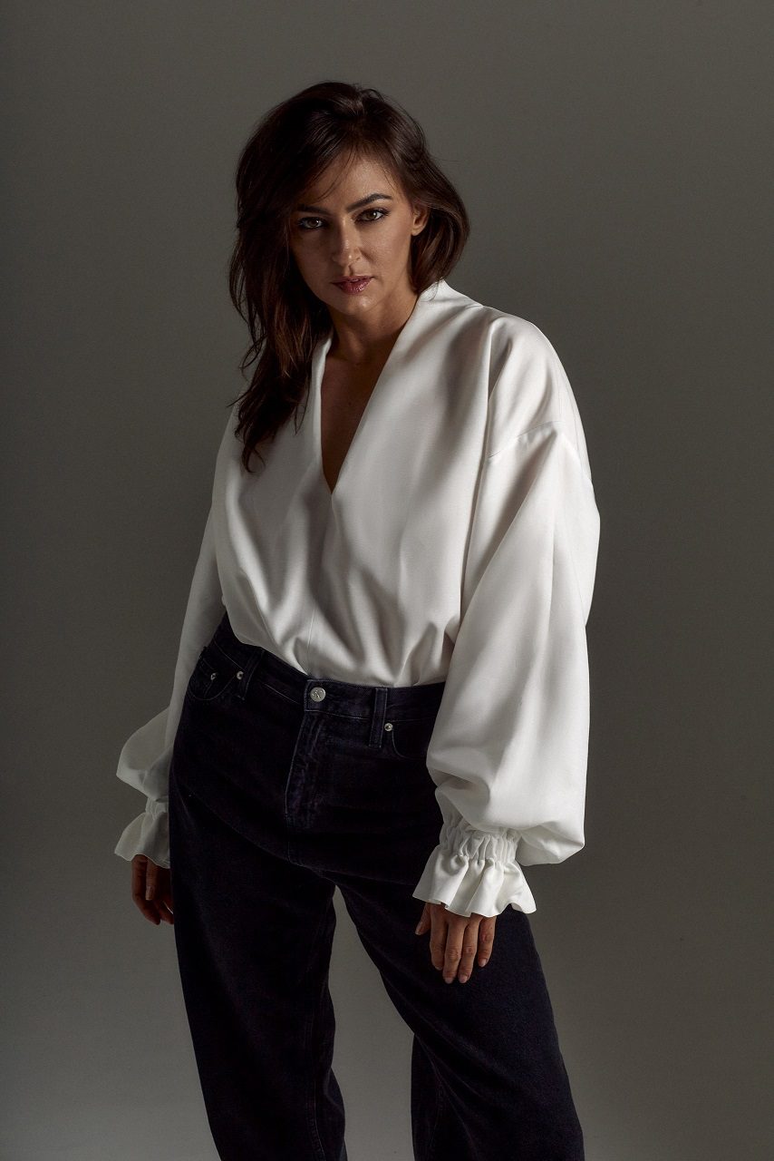 oversize'owa koszula MAI Simple White - obrazek 7